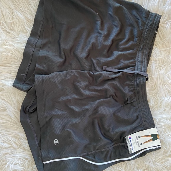 Champion shorts - Picture 3 of 3
